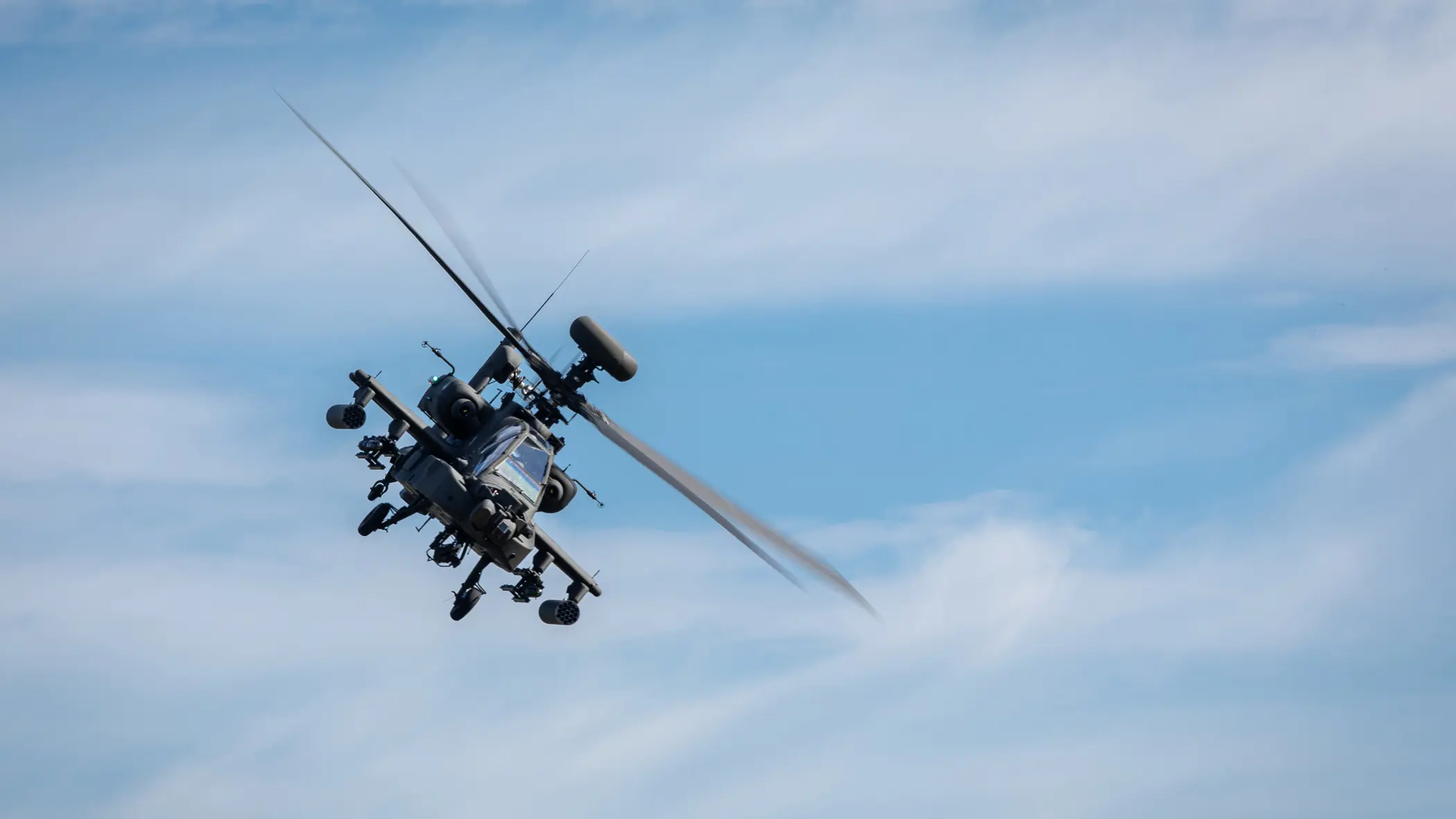 Een Apache Echo in volle vlucht.