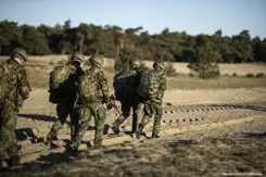 Militairen te velde. 