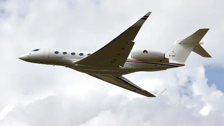Gulfstream in de lucht.