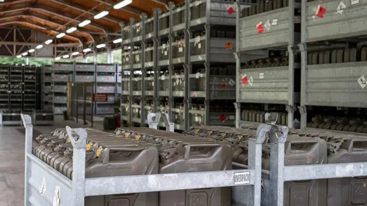Pallets in een opslagruimte.