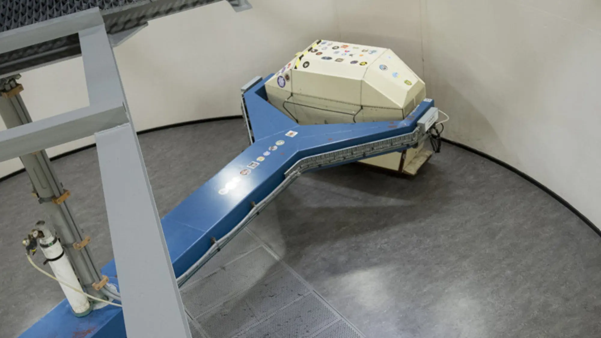 Pilootcentrifuge van bovenaf gefotografeerd.
