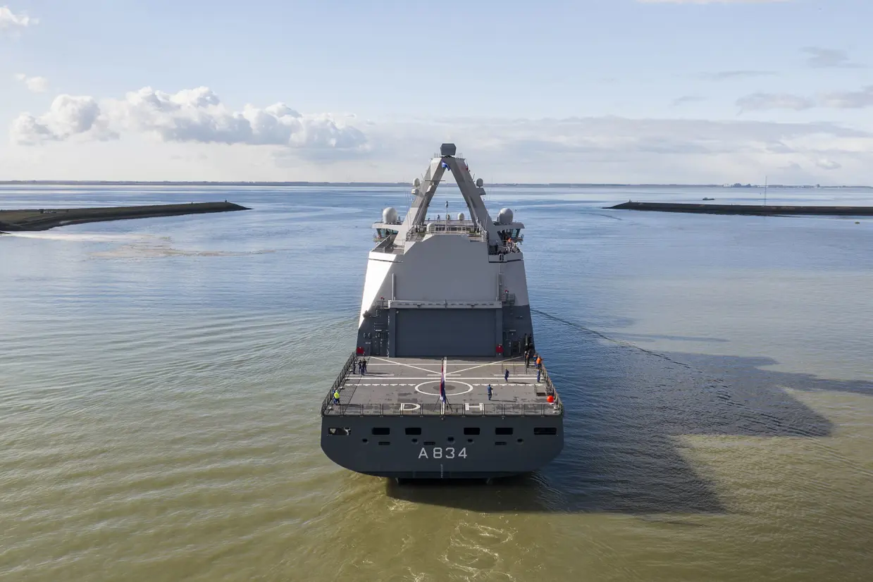 Achterkant van Zr.Ms. Den Helder.