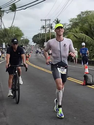  SMJRTD Christiaan Zandbergen in actie op Hawaii; een mooie tweede plaats viel hem ten deel.