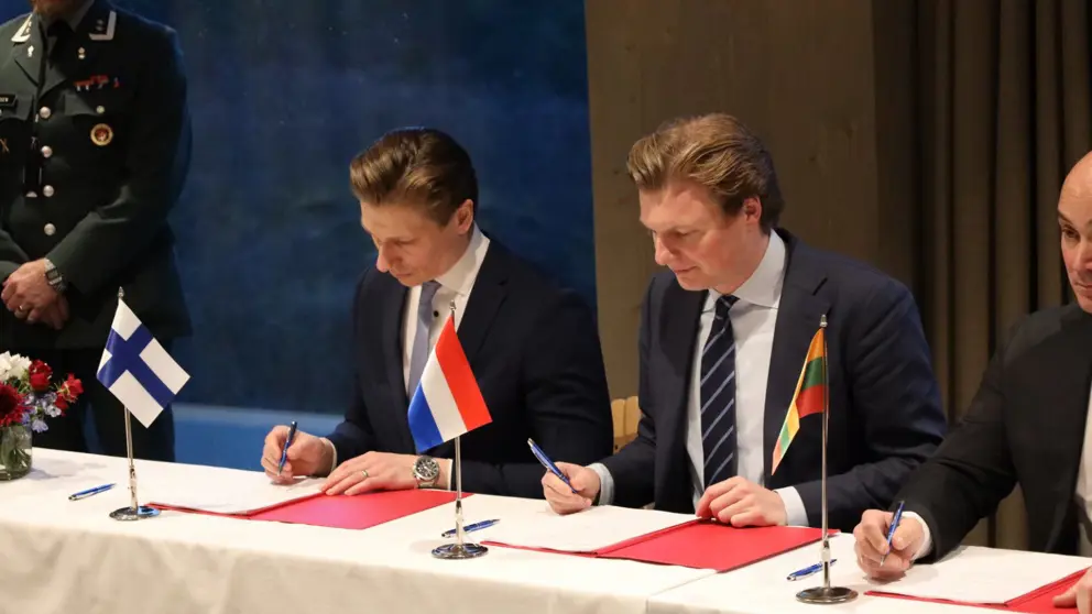 Minister Brekelmans bij JEF