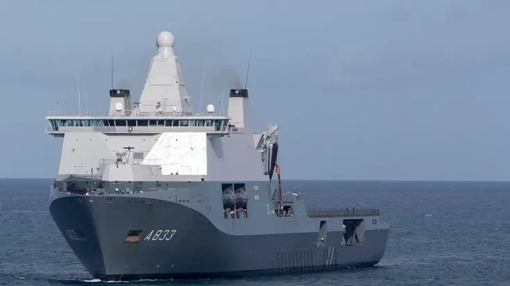 Archieffoto van een marineschip.