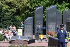 staatssecretaris Tuinman spreekt tijdens Indieherdenking