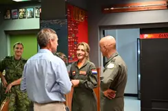 De minister en Steur in gesprek met collega's in Texas.