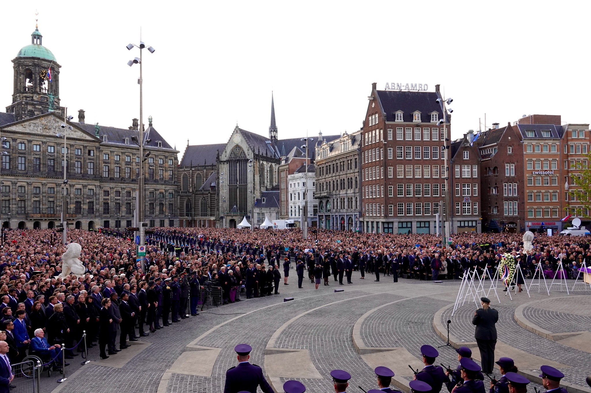 The Last Post, Signaal Taptoe en de Dodenherdenking