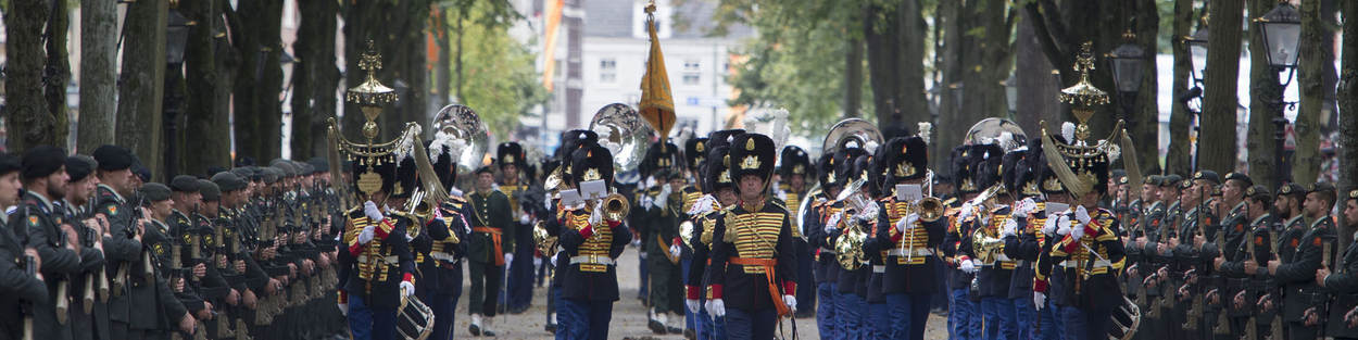 Een muziekkorps tijdens Prinsjesdag.