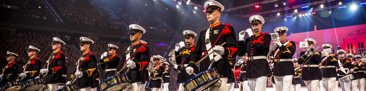 Marinierskapel speelt tijdens Nationale Taptoe.