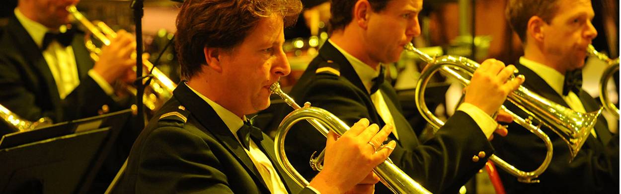 Trompetisten van de Fanfare 'Bereden Wapens'.