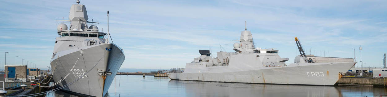 Zr.Ms. De Ruyter en Zr.Ms. Tromp.