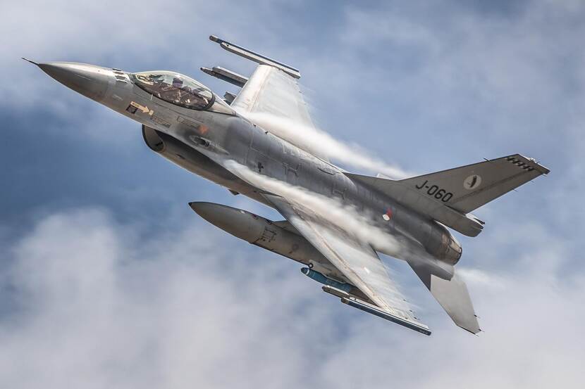 Archieffoto van een Nederlandse F-16.