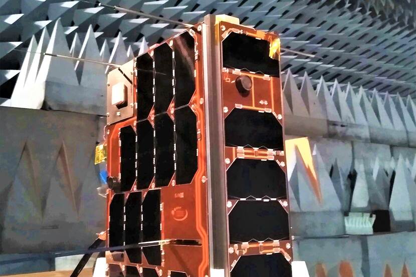 De nanosatelliet van de Koninklijke Luchtmacht, de BRIK II.