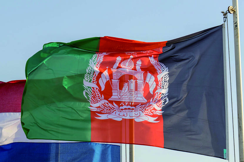 De Nederlandse en Afghaanse vlag.