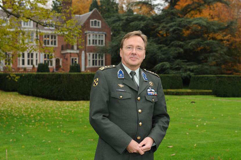 Archieffoto uit 2012. Luitenant-generaal b.d Lex Oostendorp.