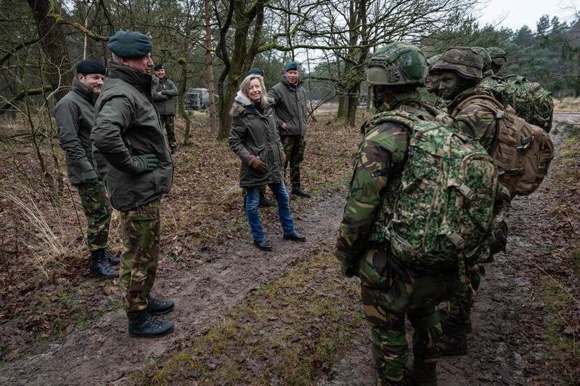 De minister bij de landmacht.