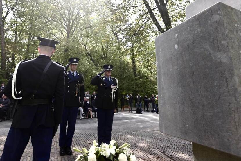 Herdenking door marechaussees.