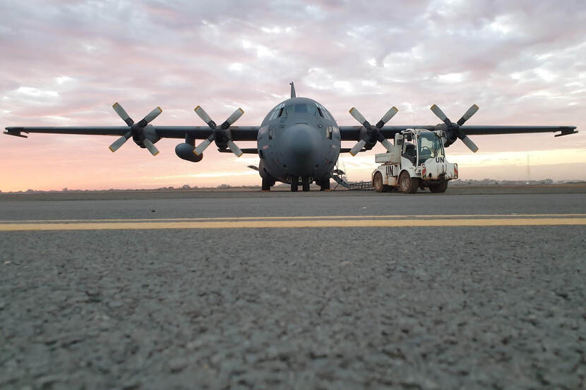 Een C-130 Hercules van de Koninklijke Luchtmacht in Mali.
