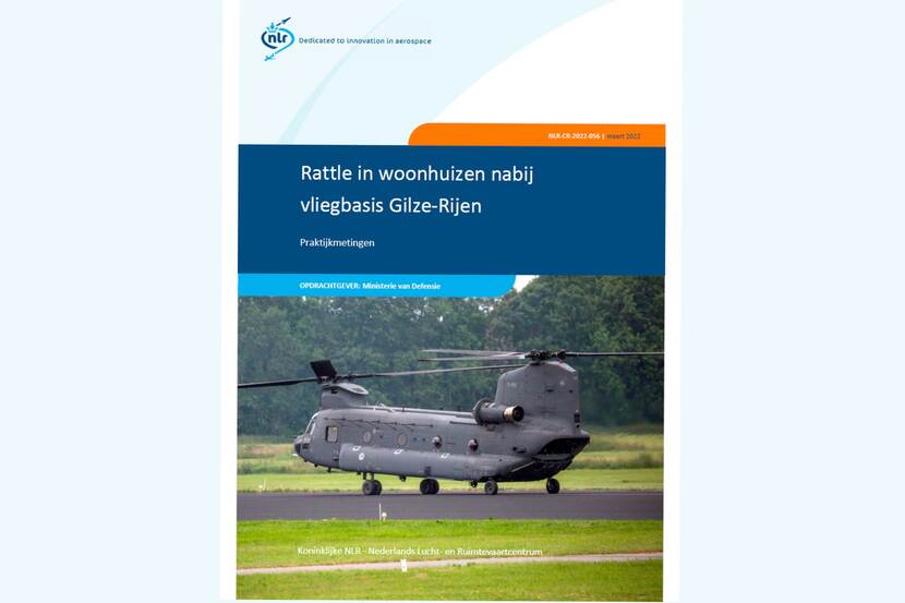 Voorkant rapport. Tekst: Rattle in woonhuizen nabij Vliegbasis Gilze-Rijen, praktijkmetingen.  NLR-CR-2022-056, maart 2022. Opdrachtgever: Ministerie van Defensie. Logo Koninklijke NLR - Nederlands Lucht- en Ruimtevaartcentrum. Dedicated to innovation in aerospace.