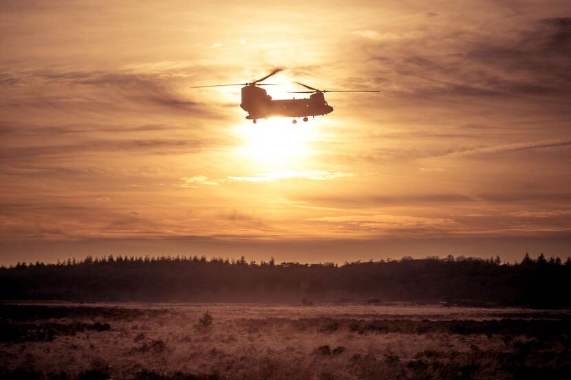 Een Chinook-transporthelikopter.