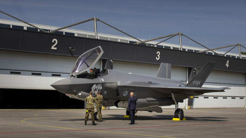 F-35 met staartnummer F-024 op platform Vliegbasis Volkel.