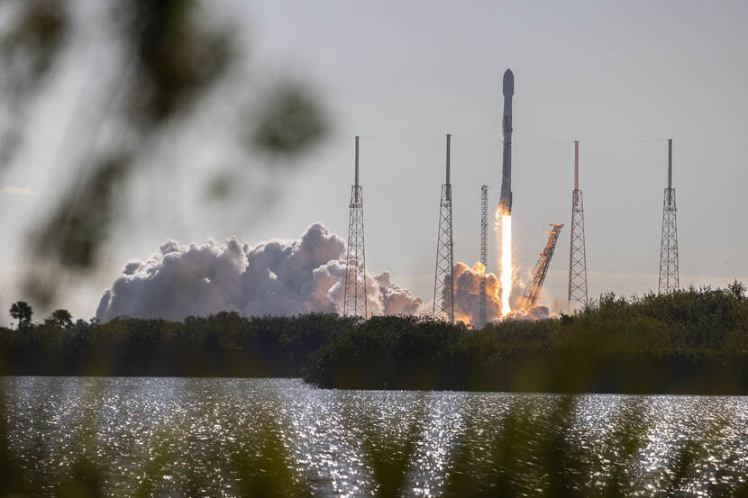 De raket wordt gelanceerd vanaf vanaf Cape Canaveral Space Force Station in Florida.