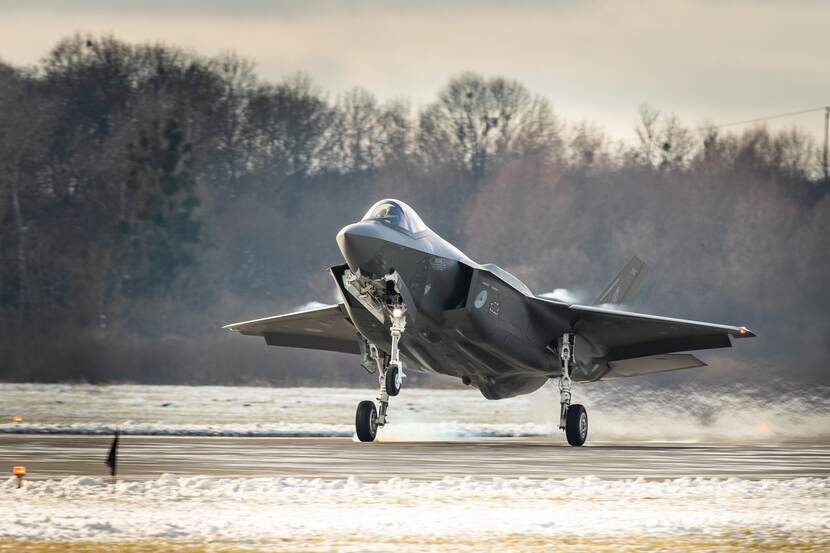 De landing van een F-35.