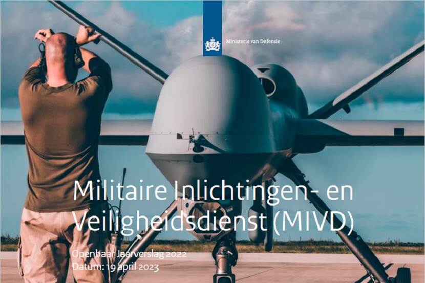 Voorkant van het openbaar jaarverslag 2022 van de Militaire Inlichtingen- en Veiligheidsdienst (MIVD).
