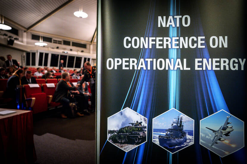 Banner met de tekst NATO Conference on Operational Energy.