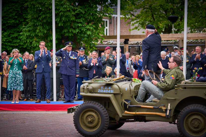 Staatssecretaris Defensie “Vrij zijn en blijven is een voortdurend