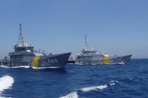 2 schepen van Kustwacht Carib.