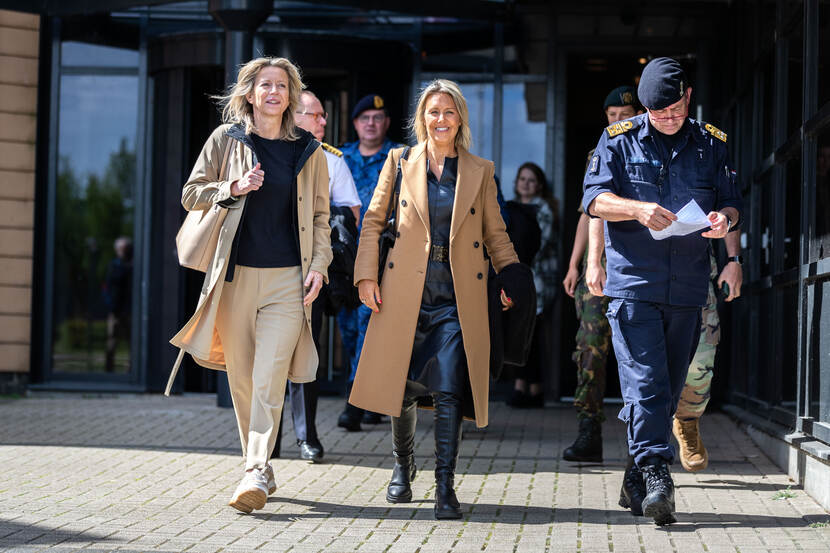 Minister Kajsa Ollongren en haar Belgische collega Ludivine Dedonder.