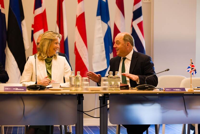 Minister Kajsa Ollongren en haar Britse ambtgenoot Ben Wallace.