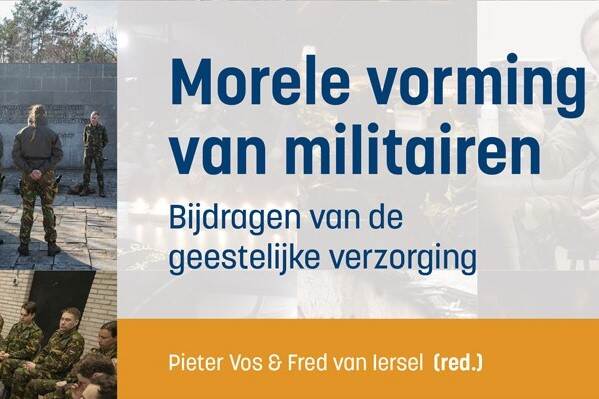 Deel cover boek met de tekst: Morele vorming van militairen, bijdragen van de geestelijke verzorging.