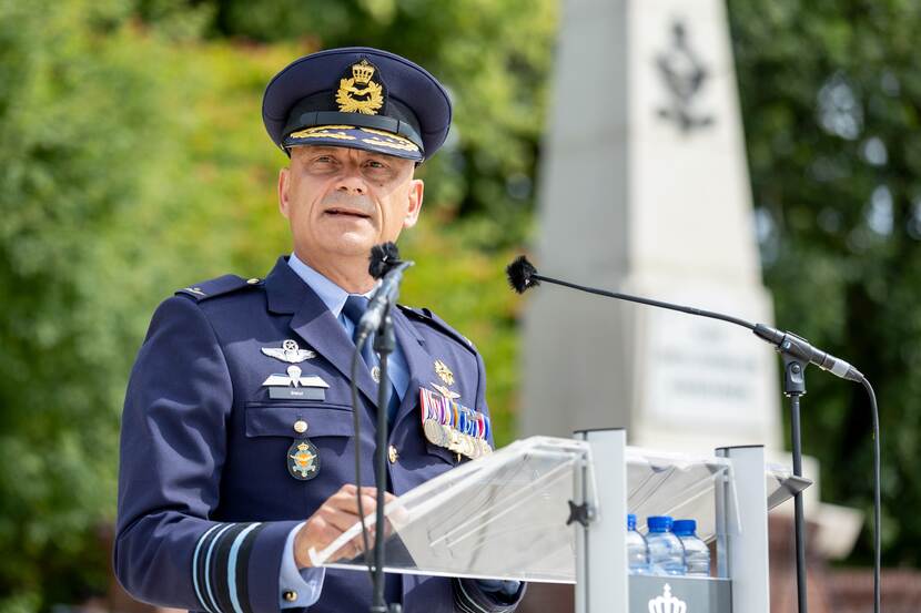 Luitenant-generaal Andre Steur.