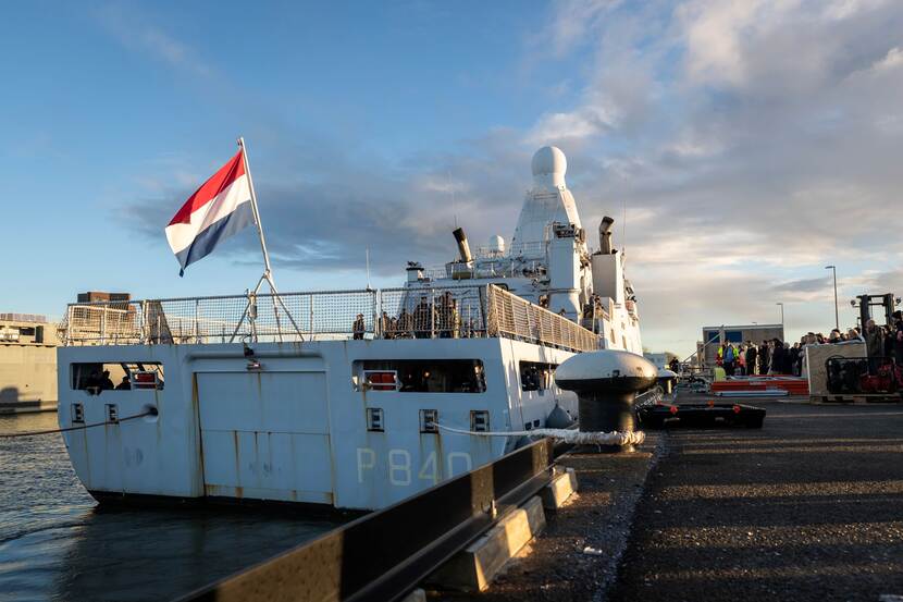 De Zr.Ms. Holland.