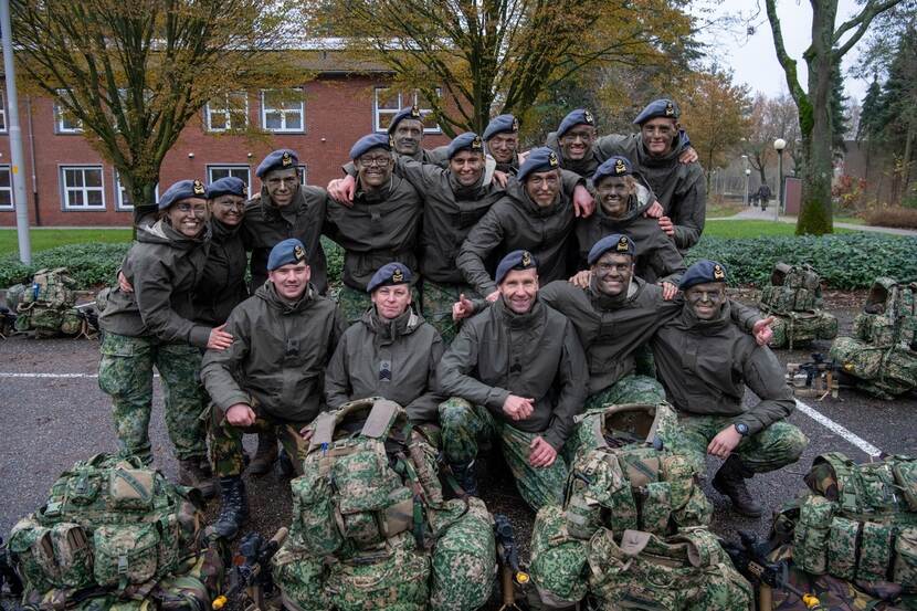 Groep militairen in gevechtskleding.