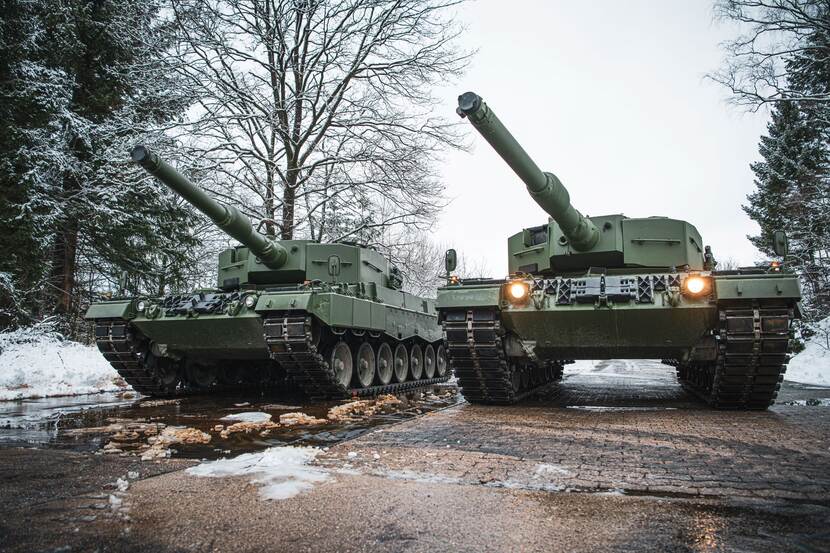 De 2 Leopard 2 A4 tanks van Rheinmetall.