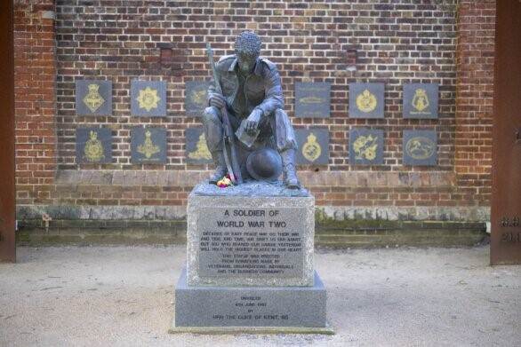 Gedenksteen voor de Normandy Memorial Wall.