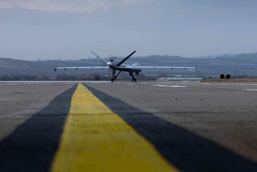 MQ-9 Reaper op landingsbaan in Roemenië.