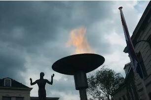 Het Bevrijdingsvuur op het 5 Mei Plein in Wageningen.