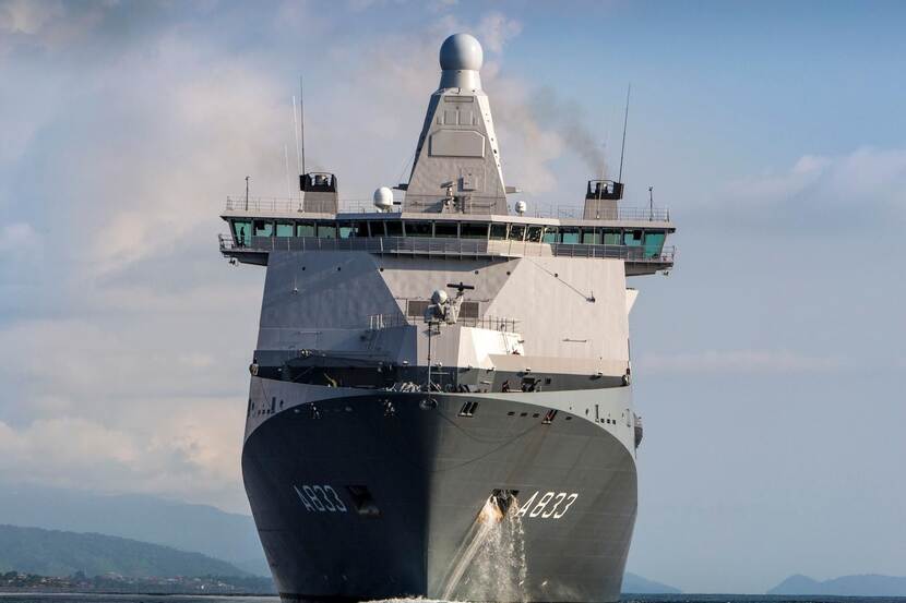 Archieffoto van Zr.Ms. Karel Doorman.