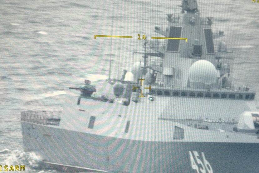 Een Russisch fregat op zee.