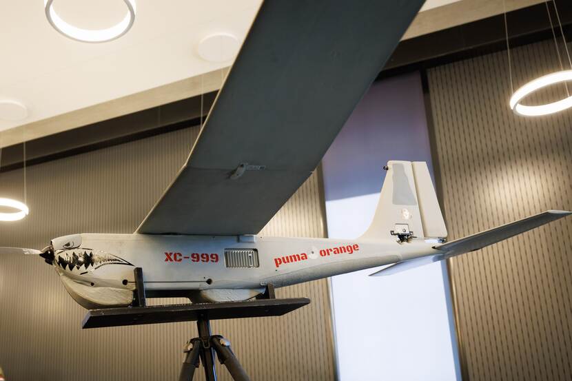 Drone op standaard tentoongesteld