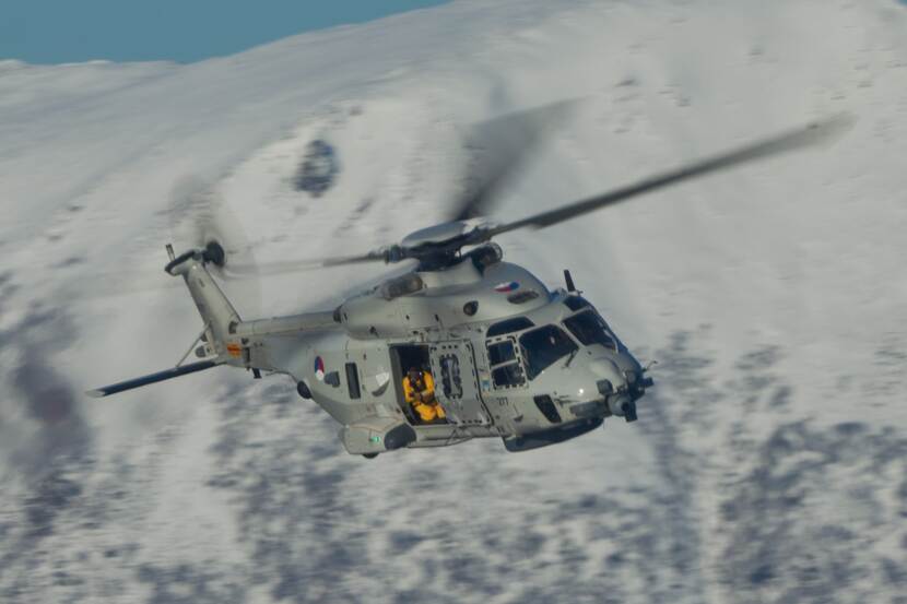 NH90-helikopter in de lucht.