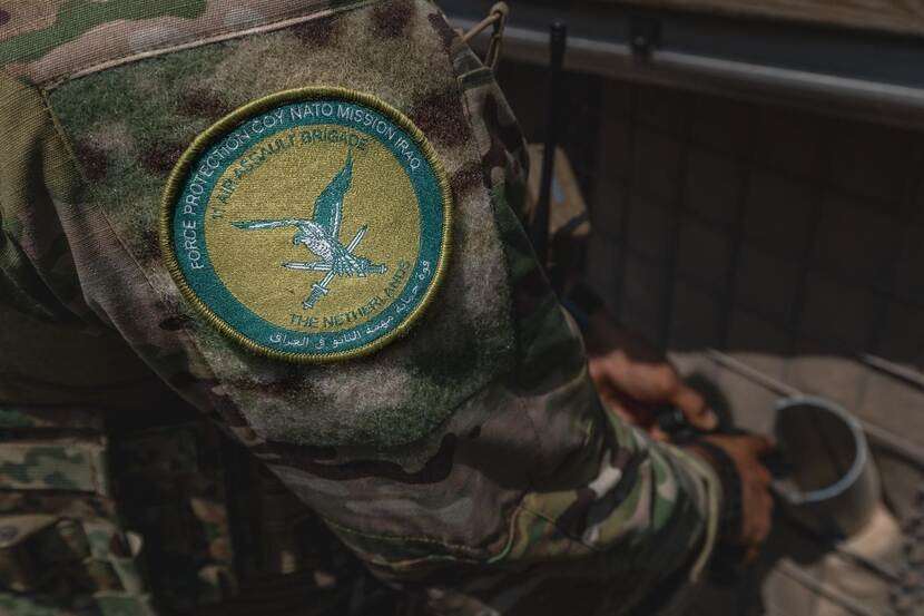 Embleem met Force Protection NATO mission Iraq.