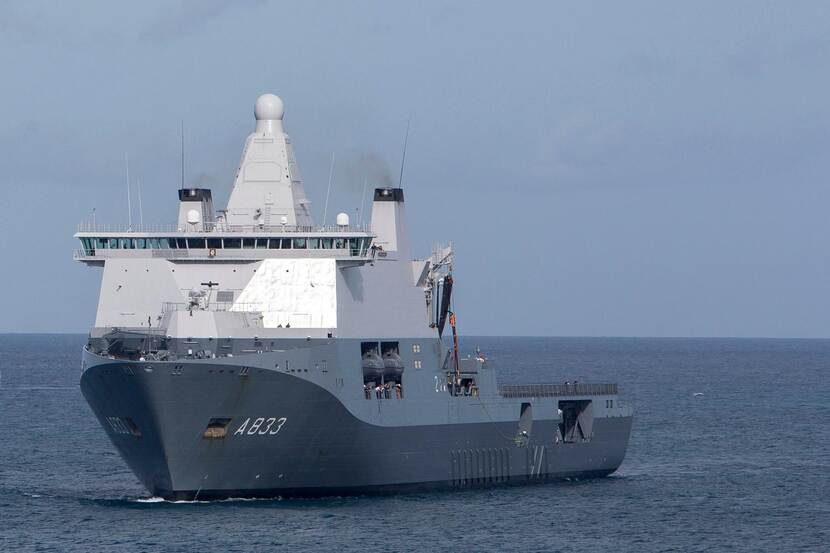 Archieffoto van Zr.Ms. Karel Doorman.