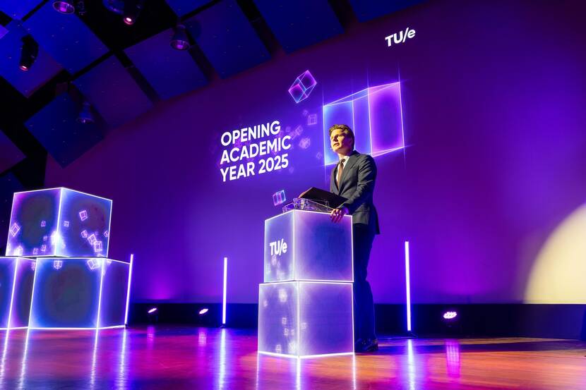 Minister Brekelmans houdt zijn toespraak.