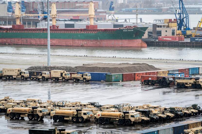 Materieel in de haven.